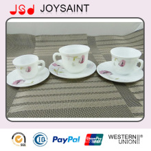 Gobelets et soucoupes en porcelaine de porcelaine